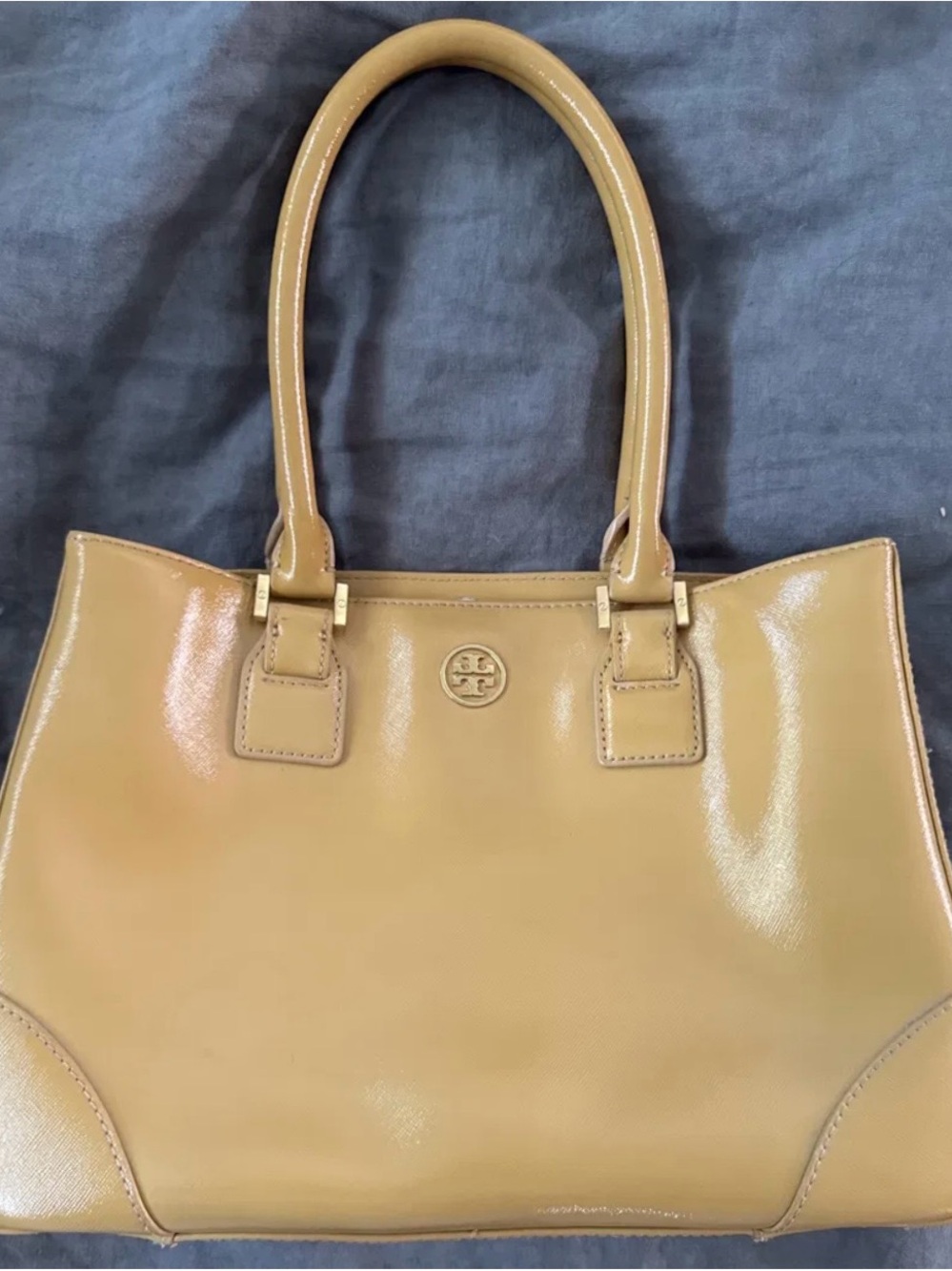 Tory Burch Robinson Tote in Camel Saffiano Leather—Includes Dustbag and Mirror